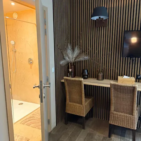 Hotel Giorgi Et Insolites-jacuzzi Prive 3*