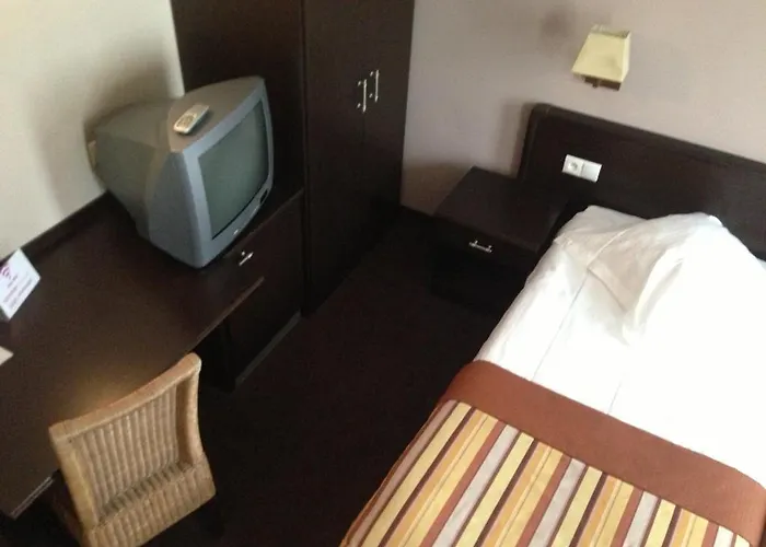 Giorgi - Centre 3* バストーニュ