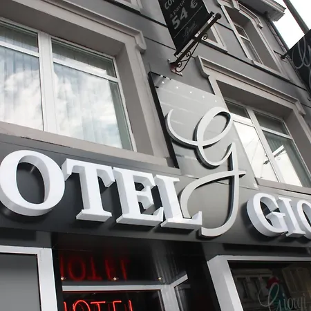 Hotel Giorgi Et Insolites-jacuzzi Prive Bastogne