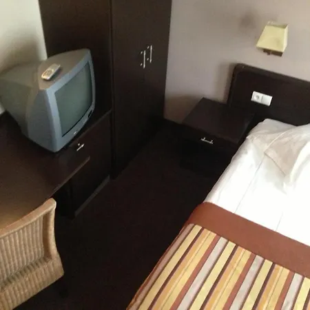 Giorgi - Centre 3* Μπαστόν