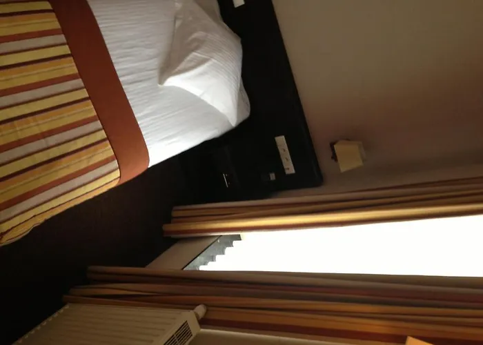 ホテル Giorgi - Centre 3*